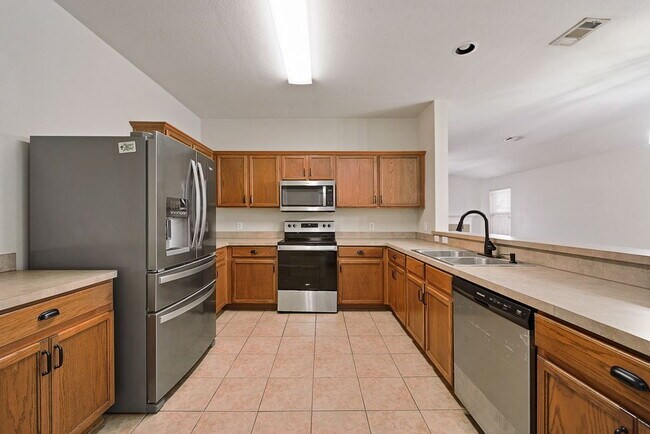 Building Photo - 8420 Silverbell Ln