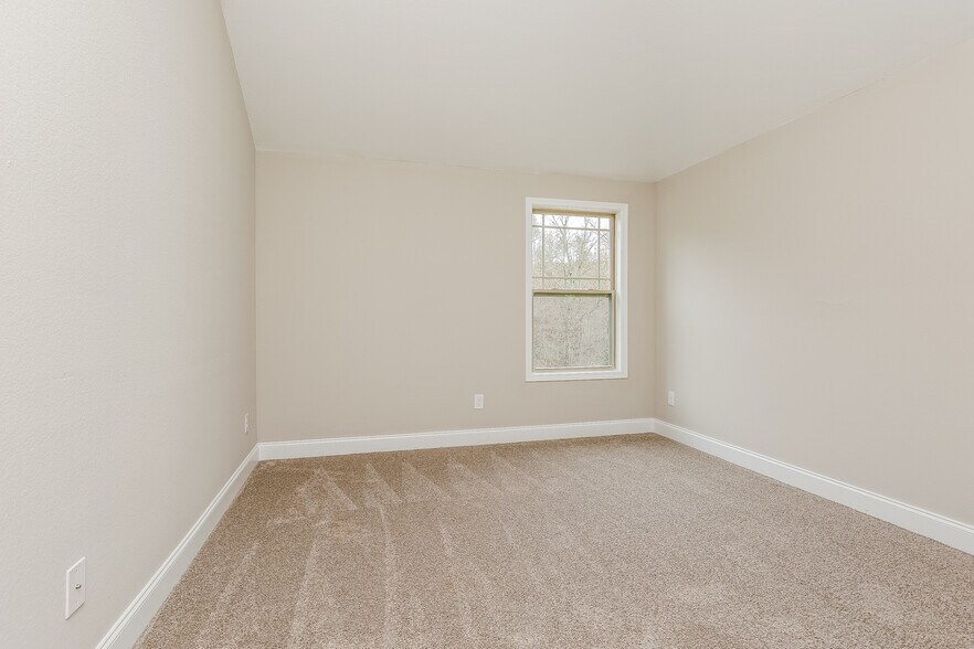 Building Photo - 1204 Black Oak Cir