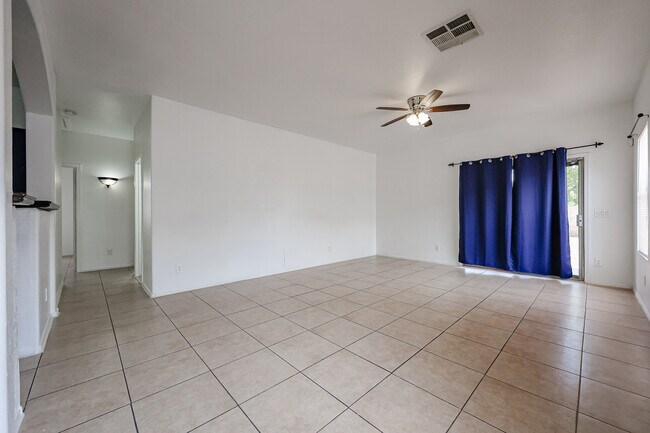 Building Photo - 619 N 70th Ave