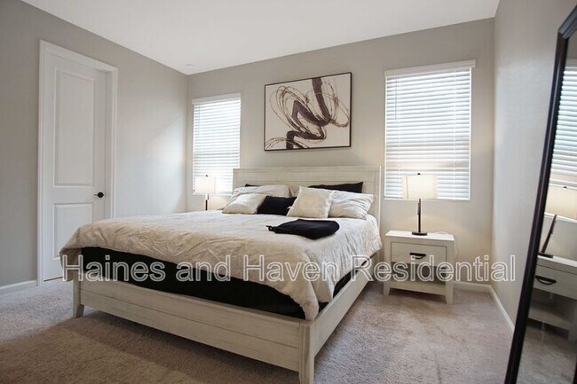 Building Photo - 832 Blue Creek Dr