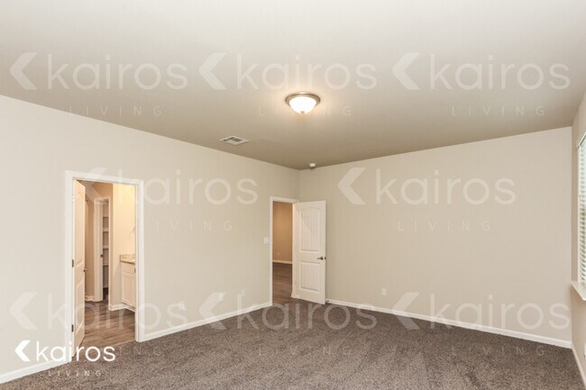 Building Photo - 6431 Tiger Pointe Dr.