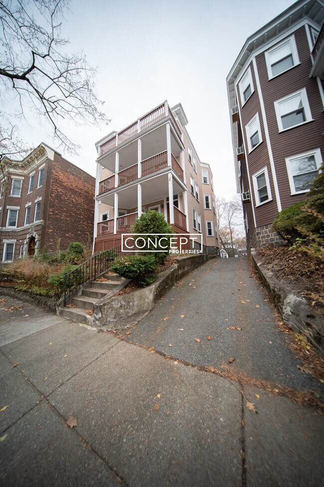 Building Photo - 92 Browne St