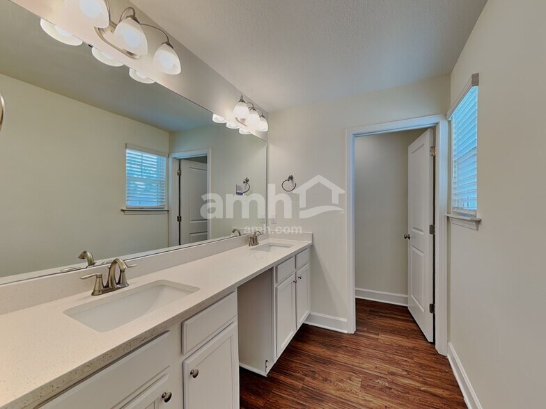 Building Photo - 12277 Sapp Rd