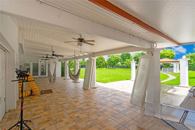 Building Photo - 1825 SW 125th Ct