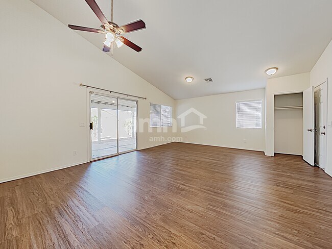 Building Photo - 368 S 161ST Dr