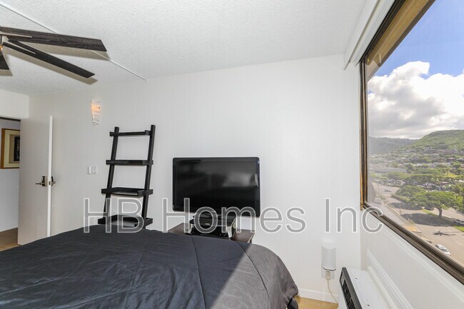 Building Photo - 55 S Kukui St