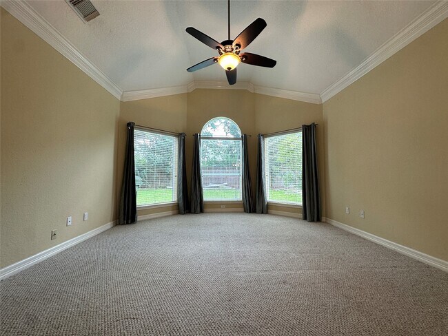 Building Photo - 3206 Oakland Dr