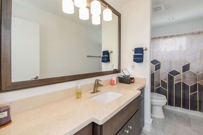 Building Photo - 1211 Rosine St