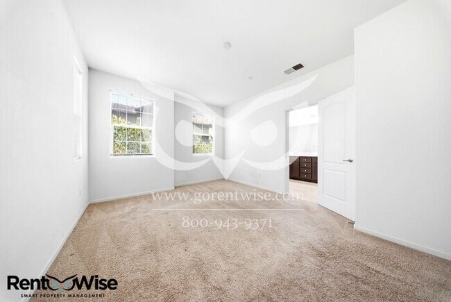 Building Photo - 1583 Sylvia St