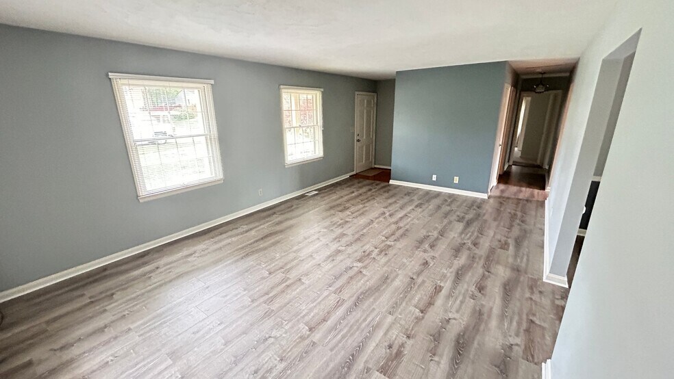 Building Photo - 2518 Savannah Rd