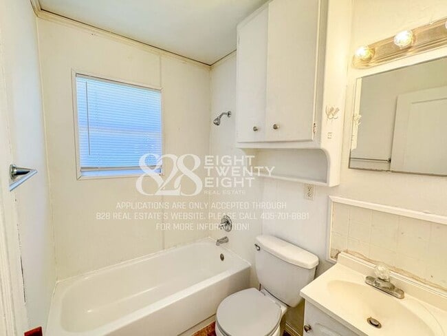 Building Photo - Cute 2 Bed/1 Bath Single Family Home in De...