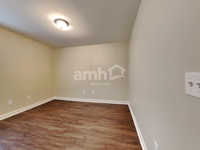 Building Photo - 120 Maywood Drive