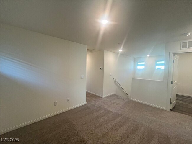 Building Photo - 510 Golden Cardinal Ave