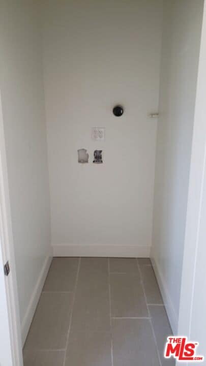 Building Photo - 2406 S Dunsmuir Ave