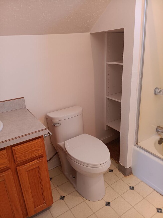 Building Photo - Beautiful Secluded Farmhouse & Shop is Available!