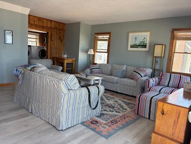 Building Photo - 1 East St