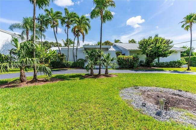 Building Photo - 6900 SW 136th St