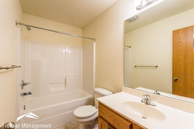 Building Photo - 402-b N 10th St