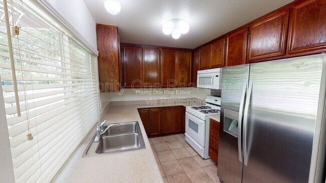 Building Photo - 15358 Andorra Way