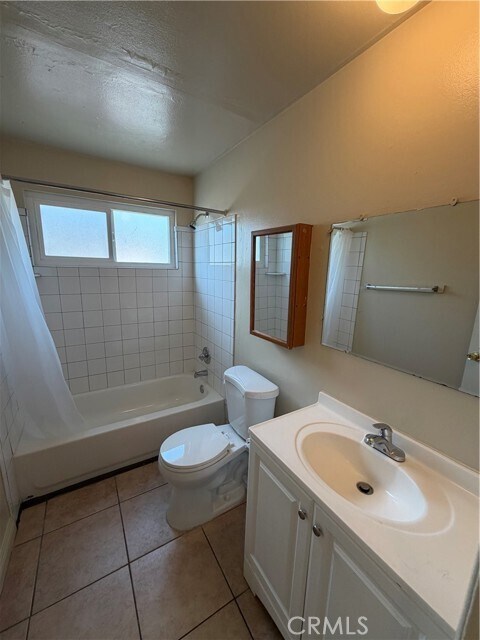 Building Photo - 4694 Bandera St