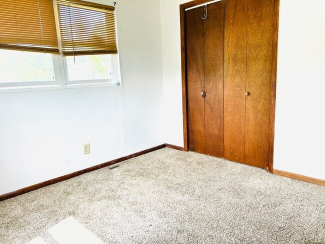 Building Photo - Spacious Home on Large Corner Lot