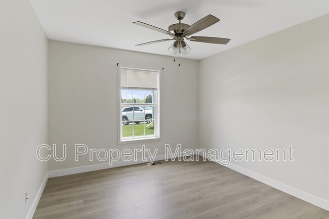 Building Photo - 709 N Abbey Rd