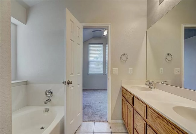 Building Photo - Beautiful 3 Bed 2 Bath in Edmond
