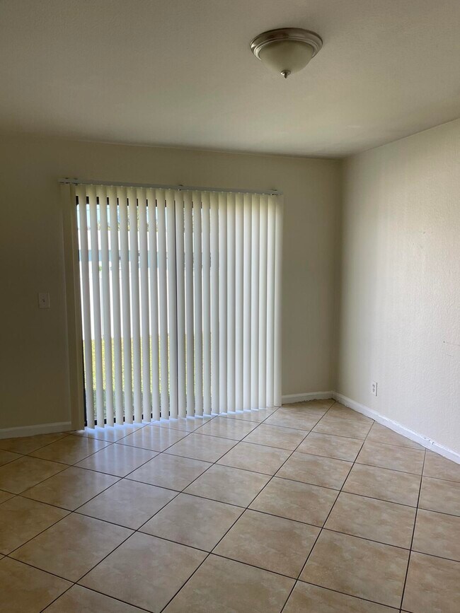 Building Photo - 3816 Woodridge Terrace
