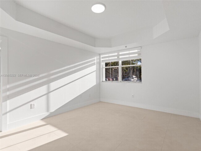 Building Photo - 6420 NW 114th Ave