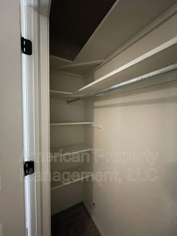 Building Photo - 12946 E 31st Ct