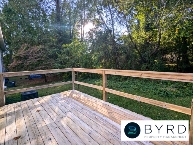 Building Photo - 5006 Glen Tara Dr