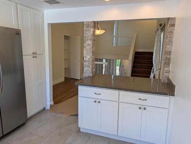 Building Photo - 10051 Topanga Canyon Blvd