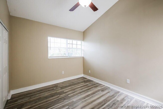 Building Photo - 14277 N Kendale Lakes Cir