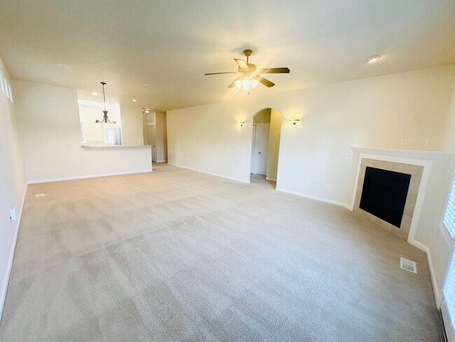 Building Photo - Exceptionally maintained Single level 3 bedroom home available soon!