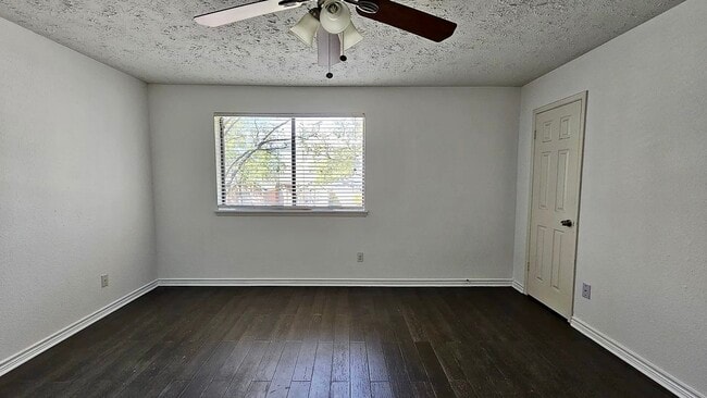 Building Photo - 6436 Kentwick Dr