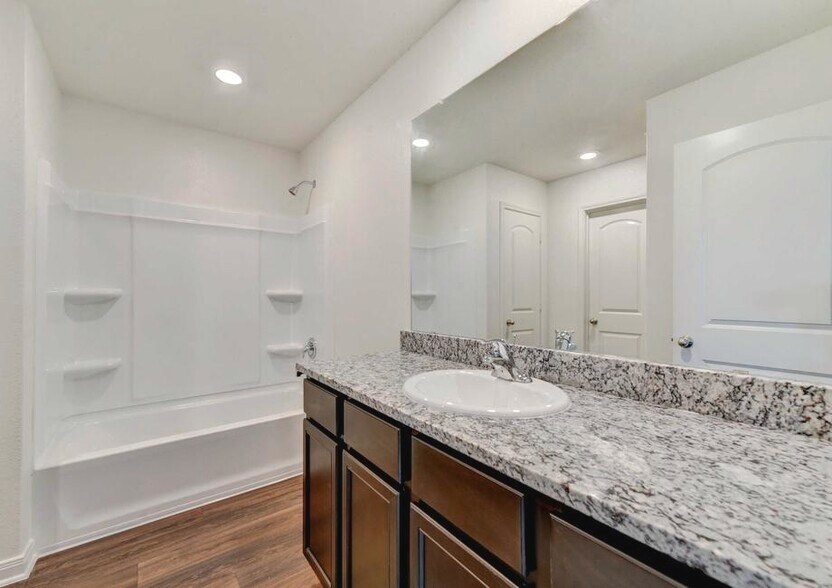 Granite vanity bathroom - 10962 Delight Grv