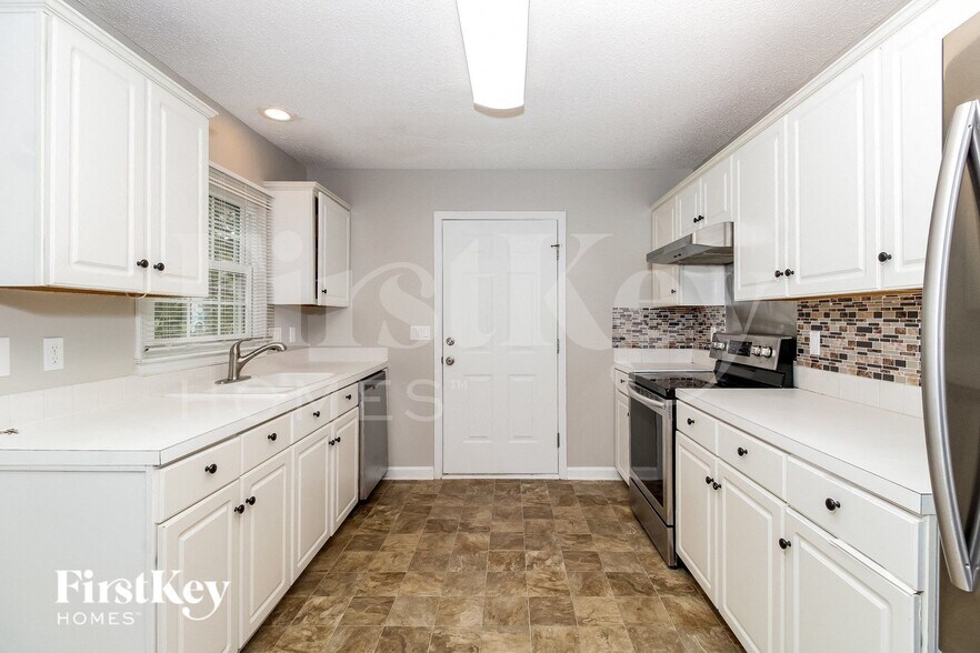 Building Photo - 3229 Sparrowhawk Dr
