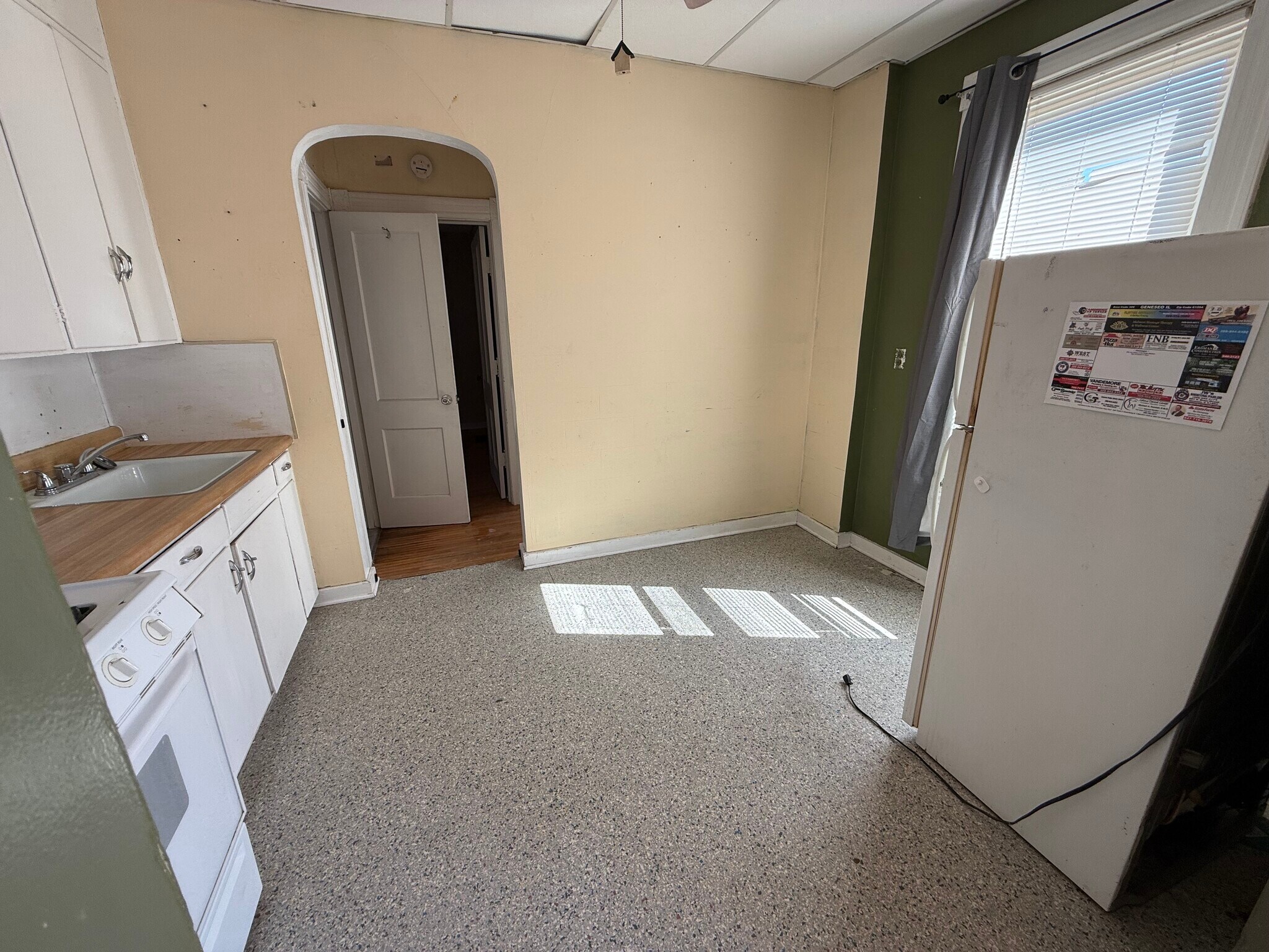 Building Photo - 417 E Orange St