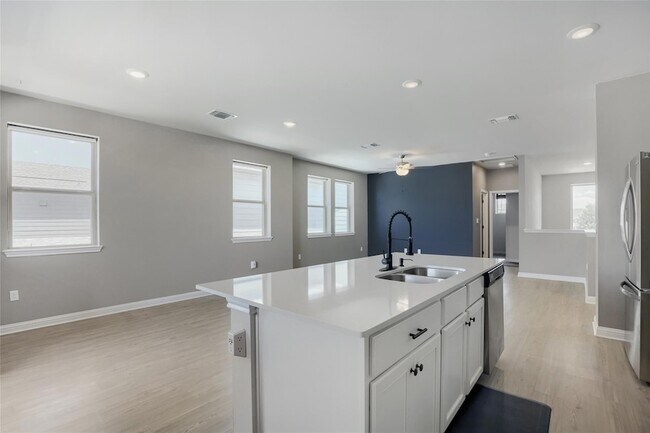 Building Photo - 8306 Mandela Bend
