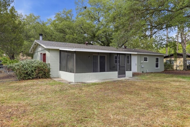 Building Photo - 3 bedroom 2 bath house in Northwood Pines