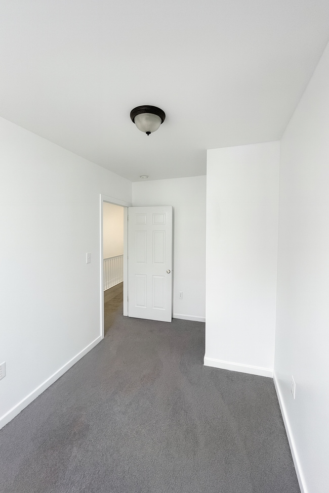 Building Photo - 5638 Litchfield St