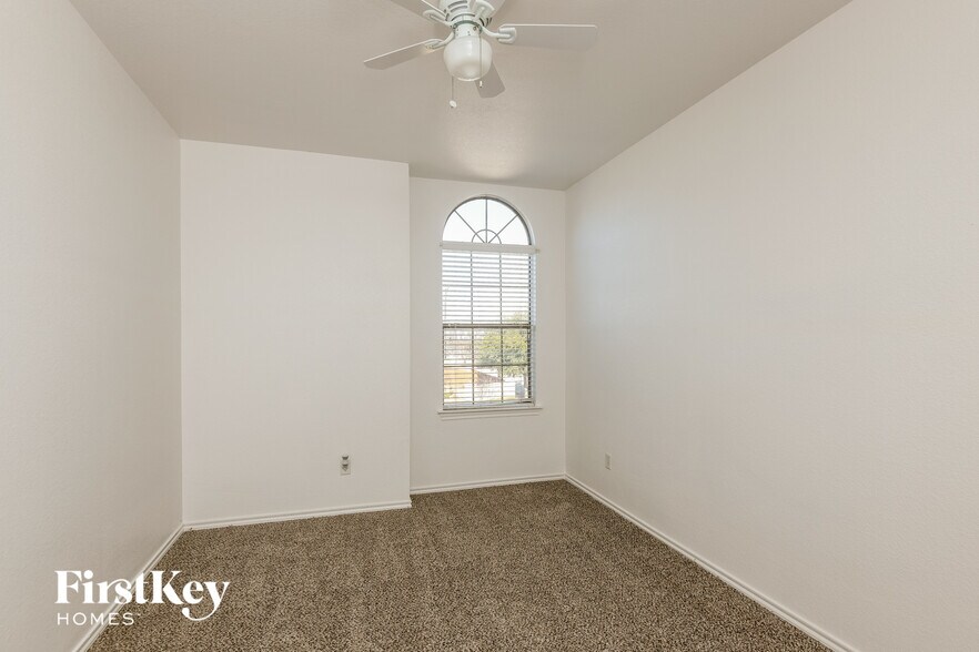 Building Photo - 1101 Sunderland Ln