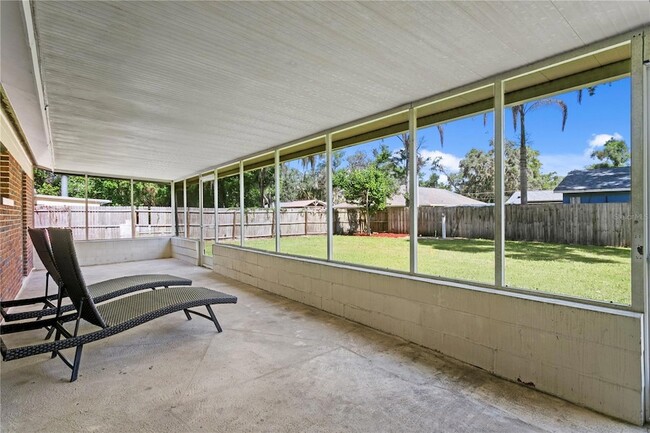 Building Photo - 6928 Greenhill Pl