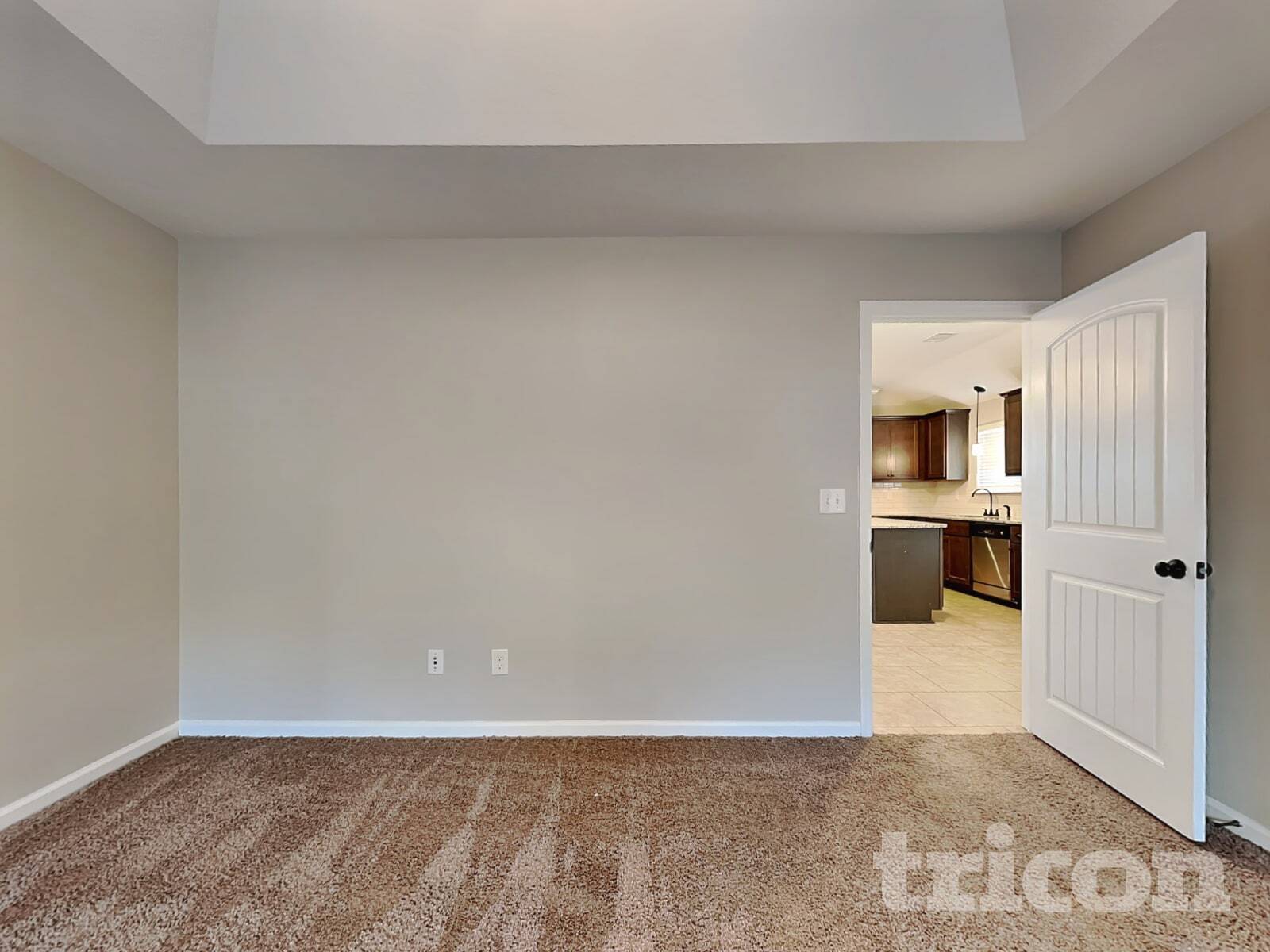 Building Photo - 3250 Alexandria Dr