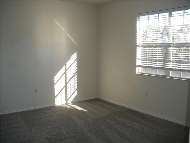 Building Photo - 5552 Bentgrass Dr