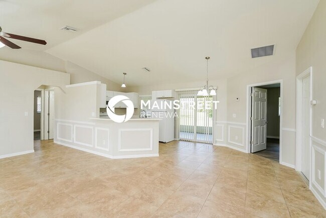 Building Photo - 3 Bedroom Pet-Friendly Home in Cape Coral,...