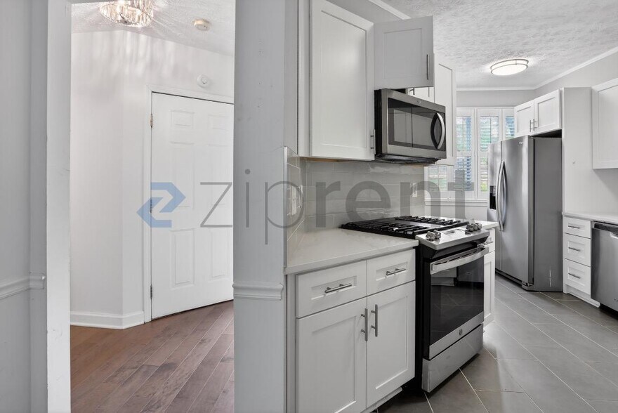 Building Photo - Unit 484