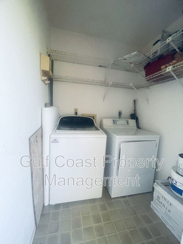 Building Photo - 6492 Royal Woods Dr