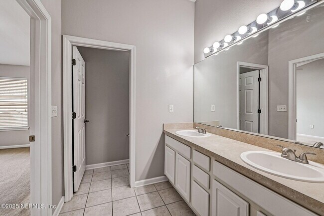 Building Photo - 13493 Sunstone St