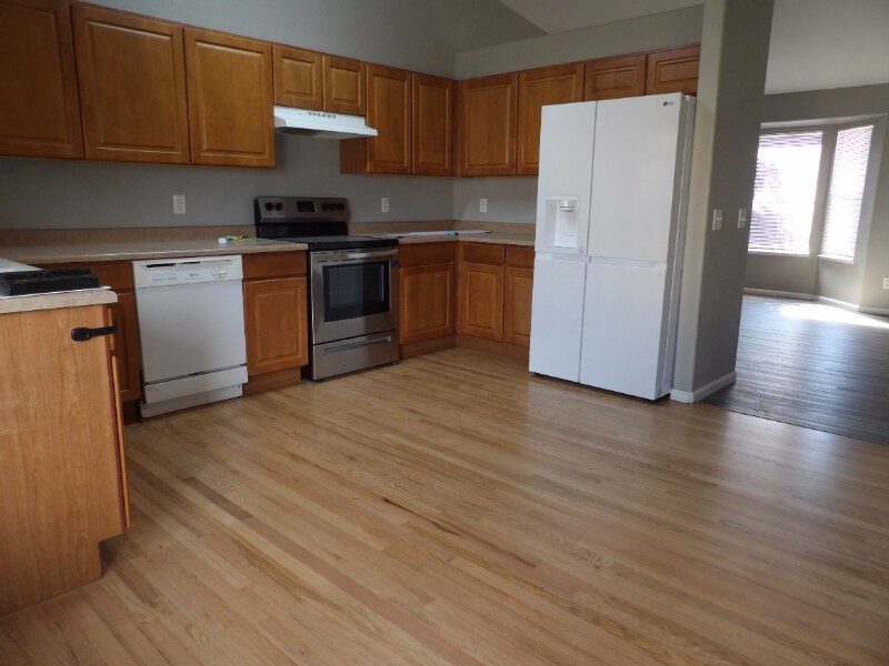 Building Photo - 4979 Butterfield Dr